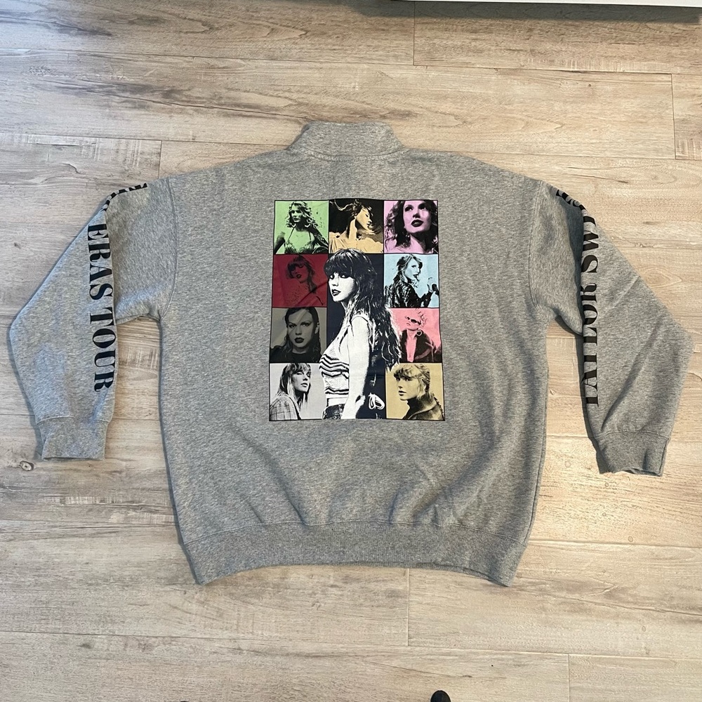 Taylor Swift Eras Tour quarter zip gray sweater size large